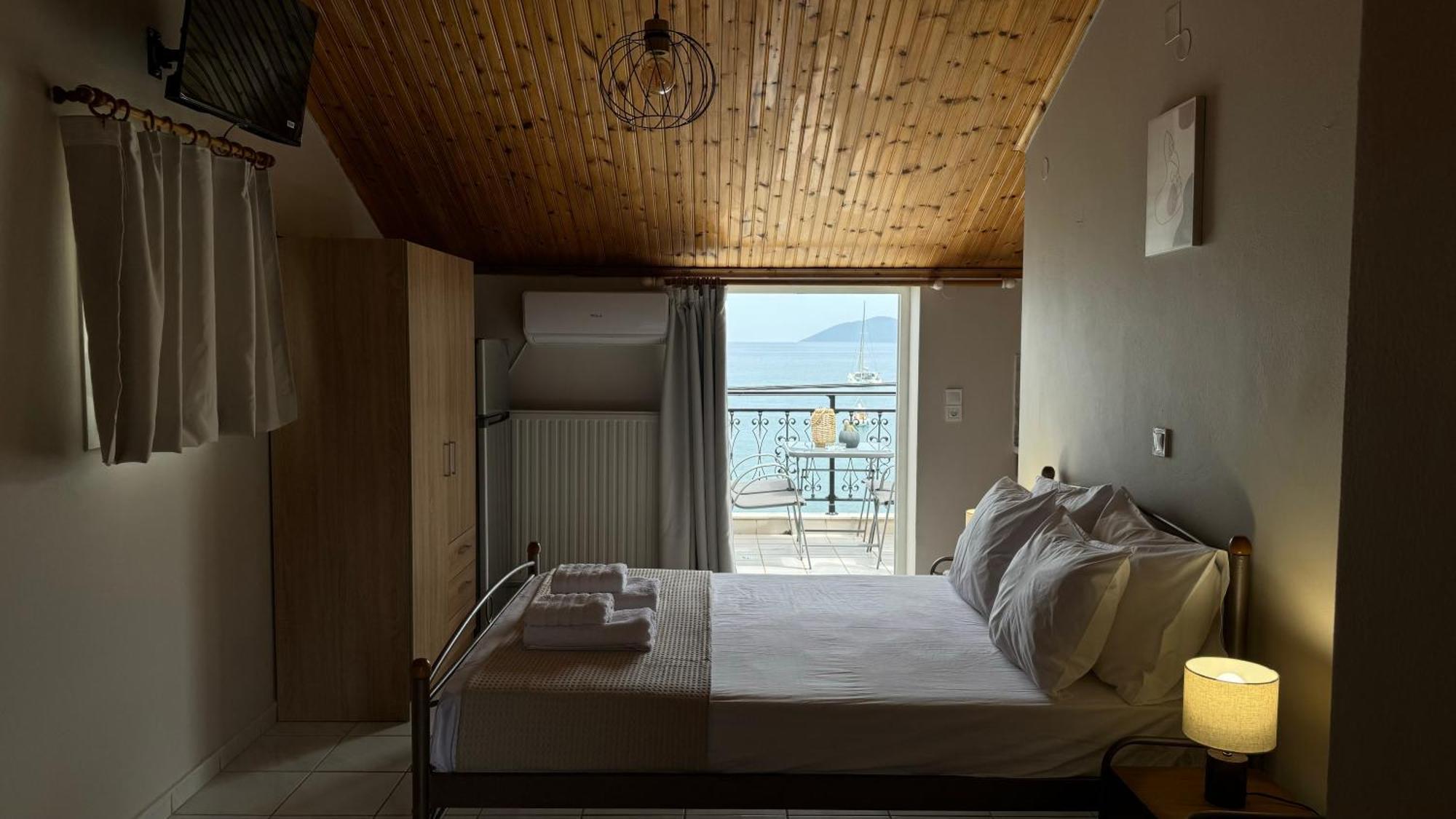 Sea Side Studios Ajía Effimía Kültér fotó